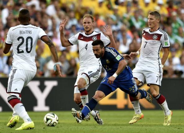 跟队记者：尤文仍在重点关注迈尼昂，球员的续约谈判陷入停滞