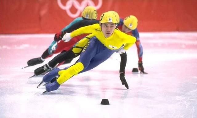 记者：申花将给球员放短假，12月2日重新集中备战广岛三箭