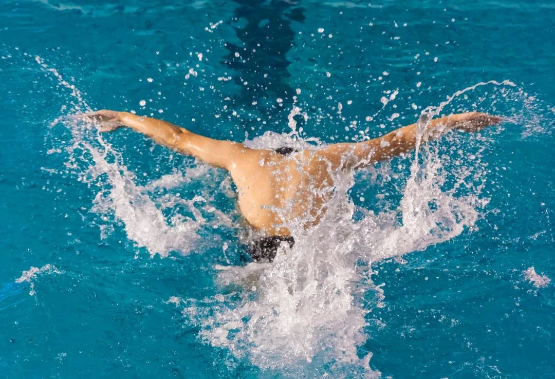 德天空：皇马有意法鹰后卫布朗，近期已派球探考察球员